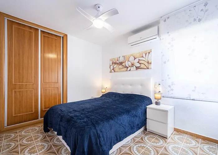 Calle Helsinki 23, Apartment With 2 Bedrooms , 200 Meters From Los Locos Beach