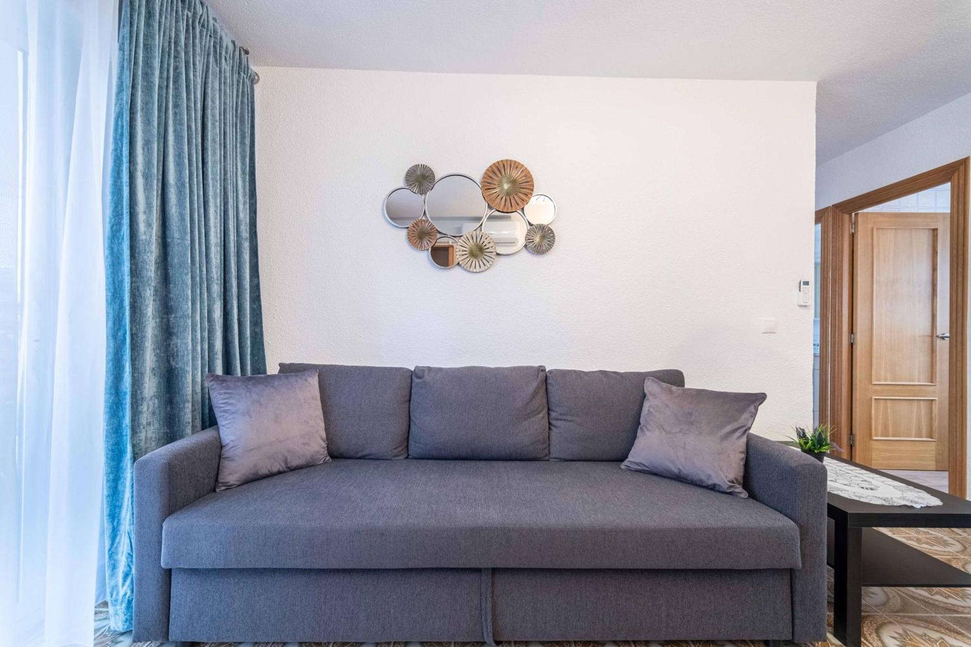 Appartamento Calle Helsinki 23, With 2 Bedrooms , 200 Meters From Locos