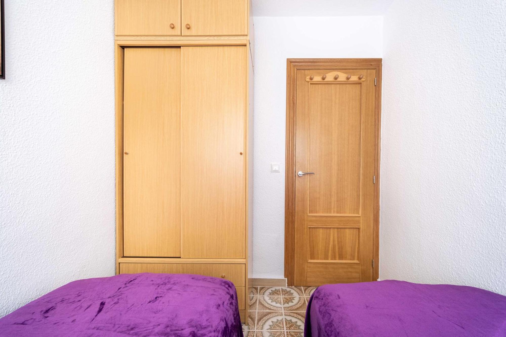 Calle Helsinki 23, With 2 Bedrooms , 200 Meters From Locos * Torrevieja