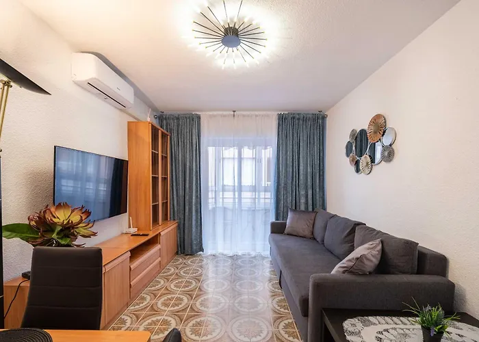 Calle Helsinki 23, Apartment With 2 Bedrooms , 200 Meters From Los Locos Beach