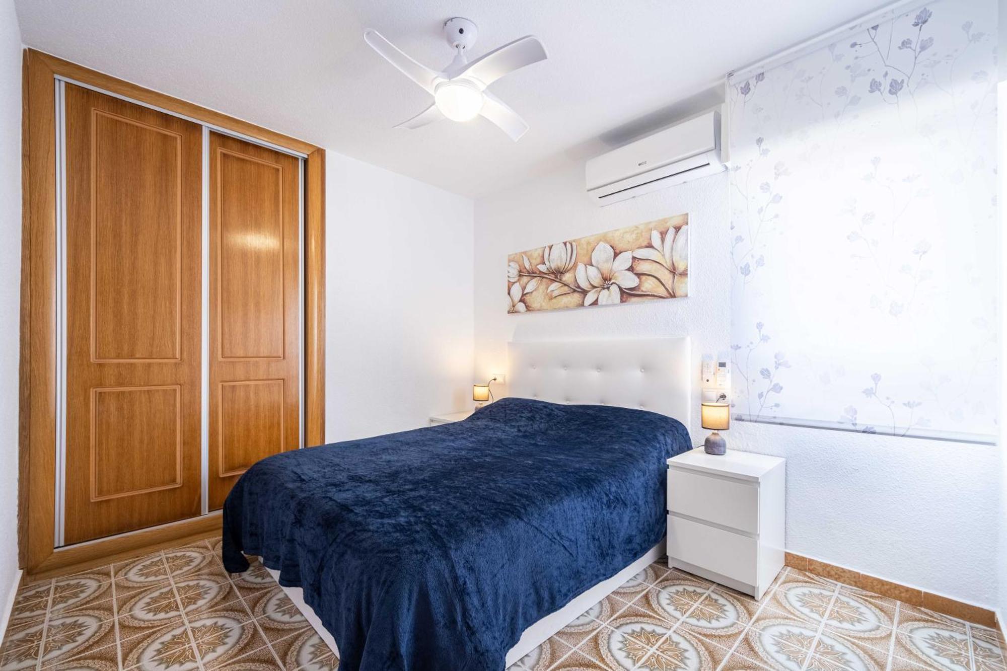 Calle Helsinki 23, With 2 Bedrooms , 200 Meters From Locos *