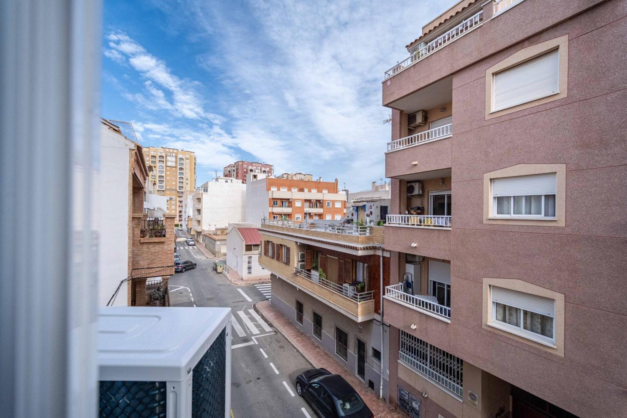Apartment Calle Helsinki 23, With 2 Bedrooms , 200 Meters From Locos *
