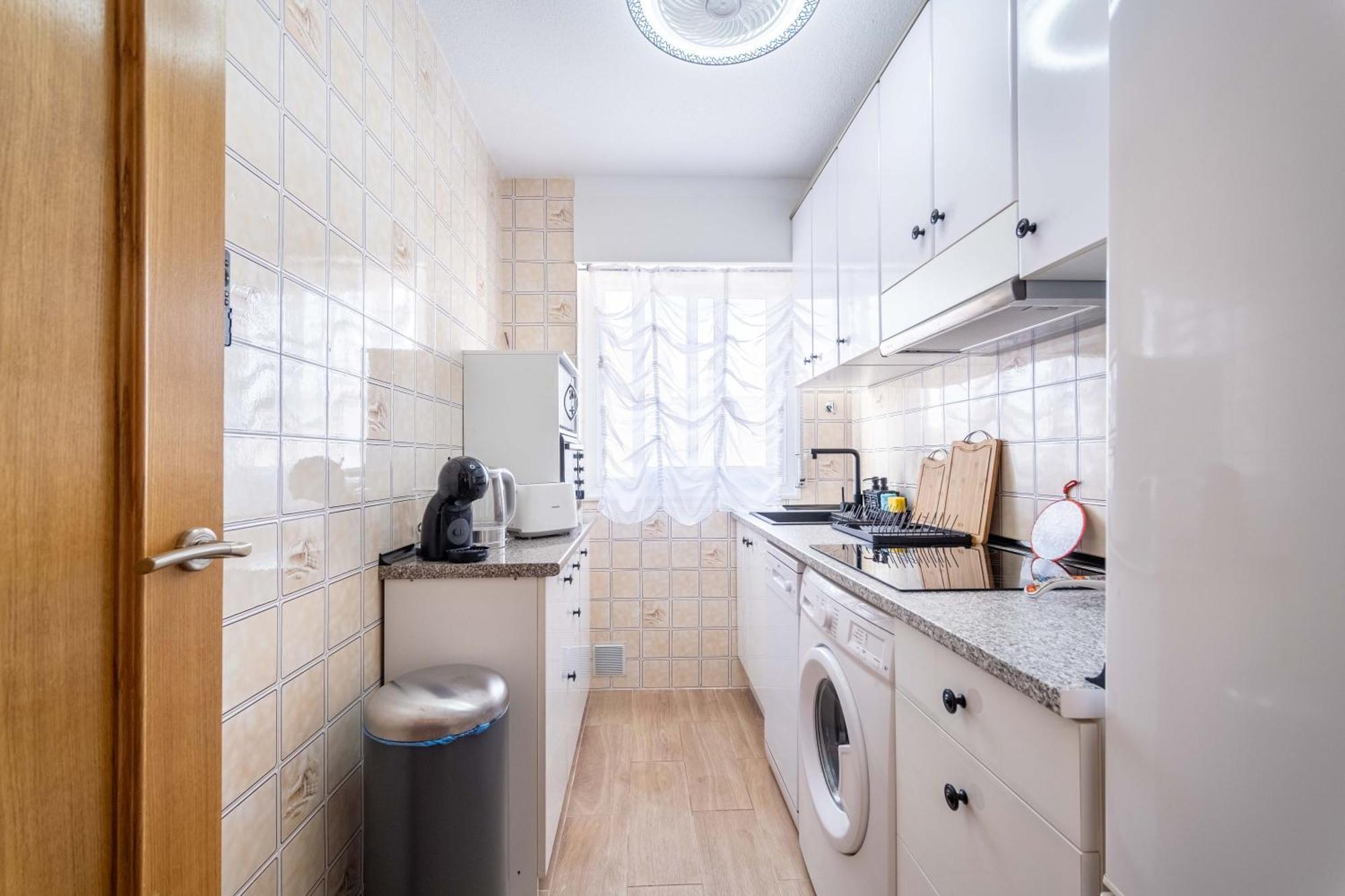 Calle Helsinki 23, With 2 Bedrooms , 200 Meters From Locos Apartment Torrevieja