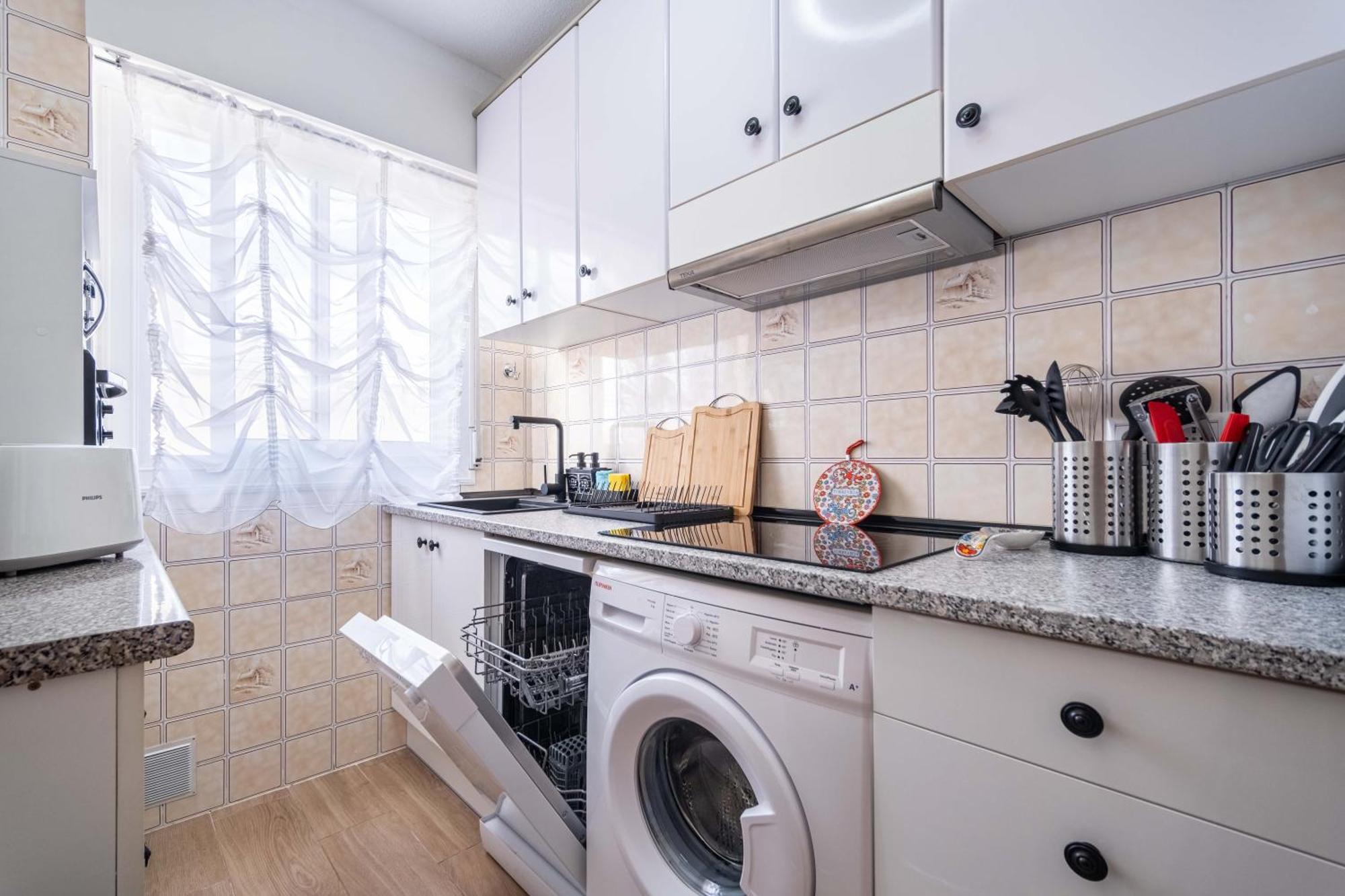 Apartment Calle Helsinki 23, With 2 Bedrooms , 200 Meters From Locos Torrevieja