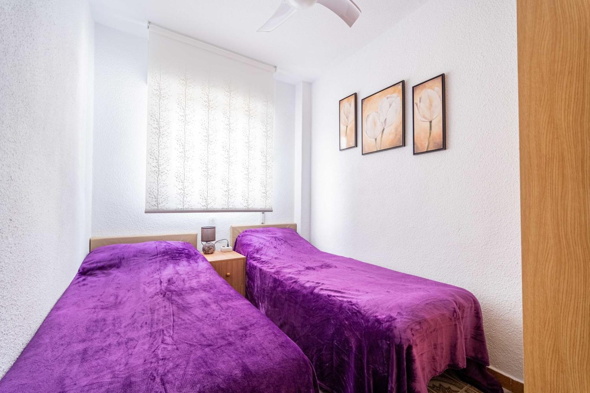 Calle Helsinki 23, With 2 Bedrooms , 200 Meters From Locos Appartement *